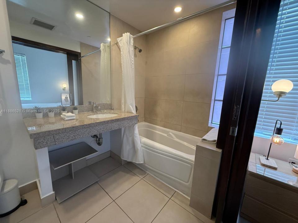 1036 Ocean Dr B309, Miami Beach, Florida 33139, Stati Uniti