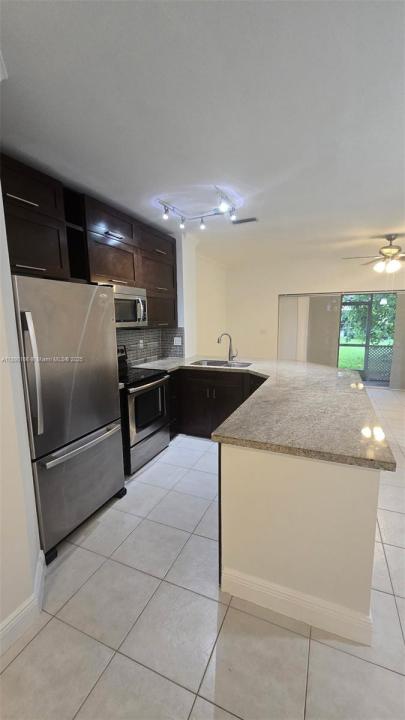 12121 SW 5th Ct 12121, Pembroke Pines, Florida 33025