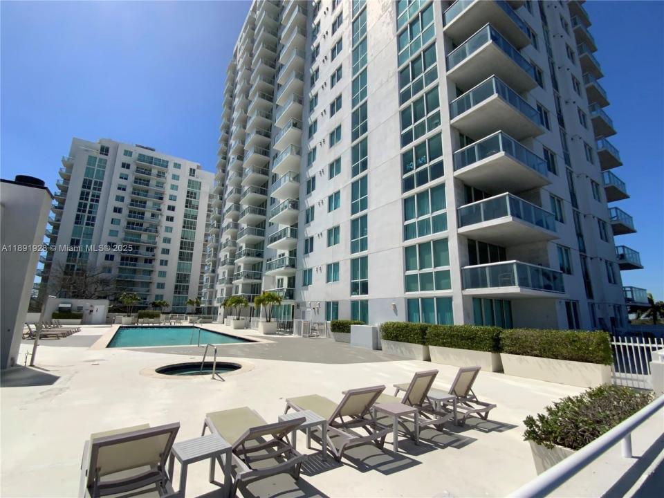 1861 NW S River Dr 803, Miami, Florida 33125, Amerika Birleşik Devletleri