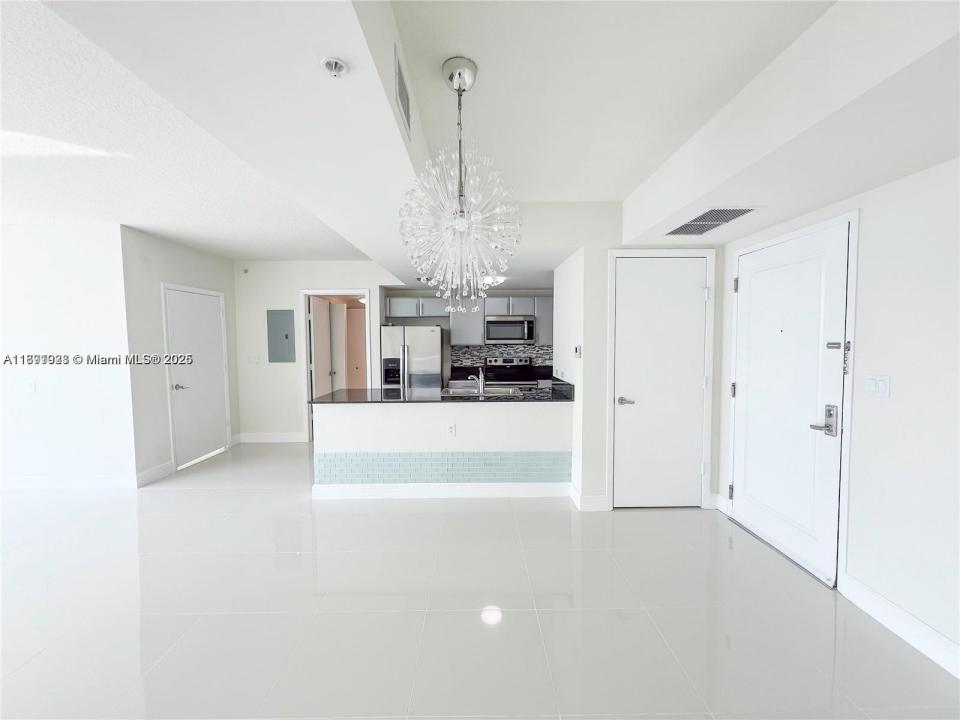 1861 NW S River Dr 803, Miami, Florida 33125, Amerika Birleşik Devletleri