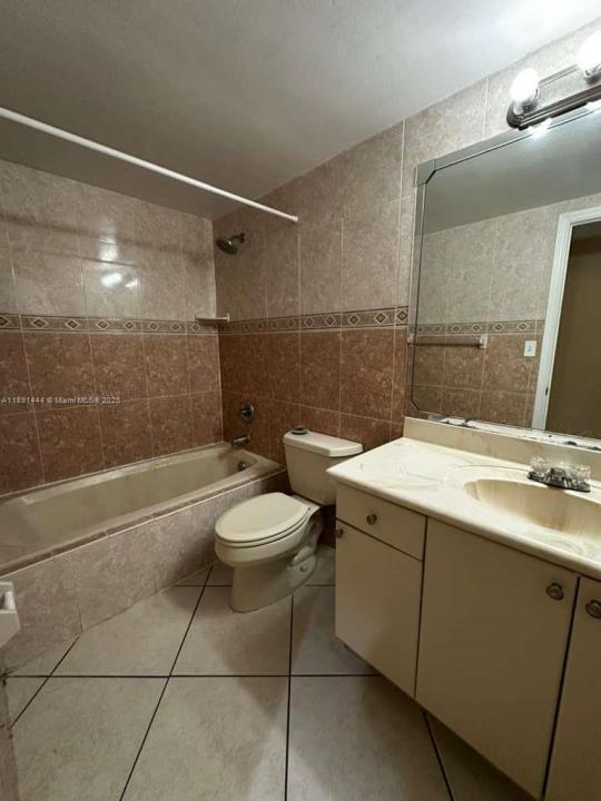 1455 N Treasure Dr 2N, North Bay Village, Florida 33141, HOA KỲ