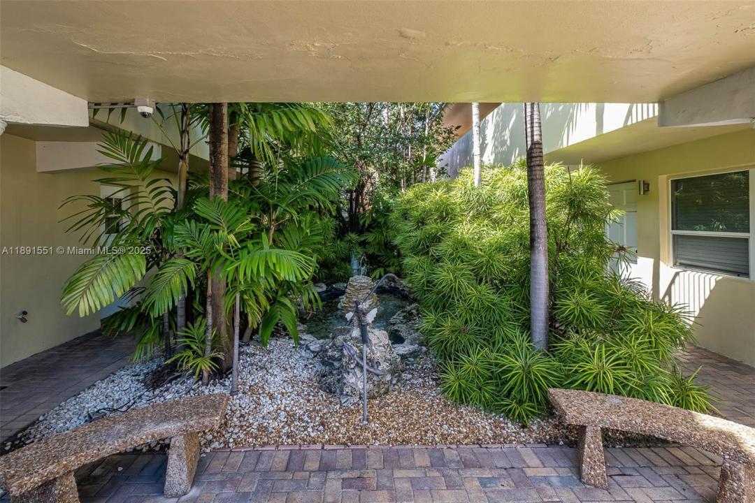 2025 Miami Rd 8B, Fort Lauderdale, Florida 33316