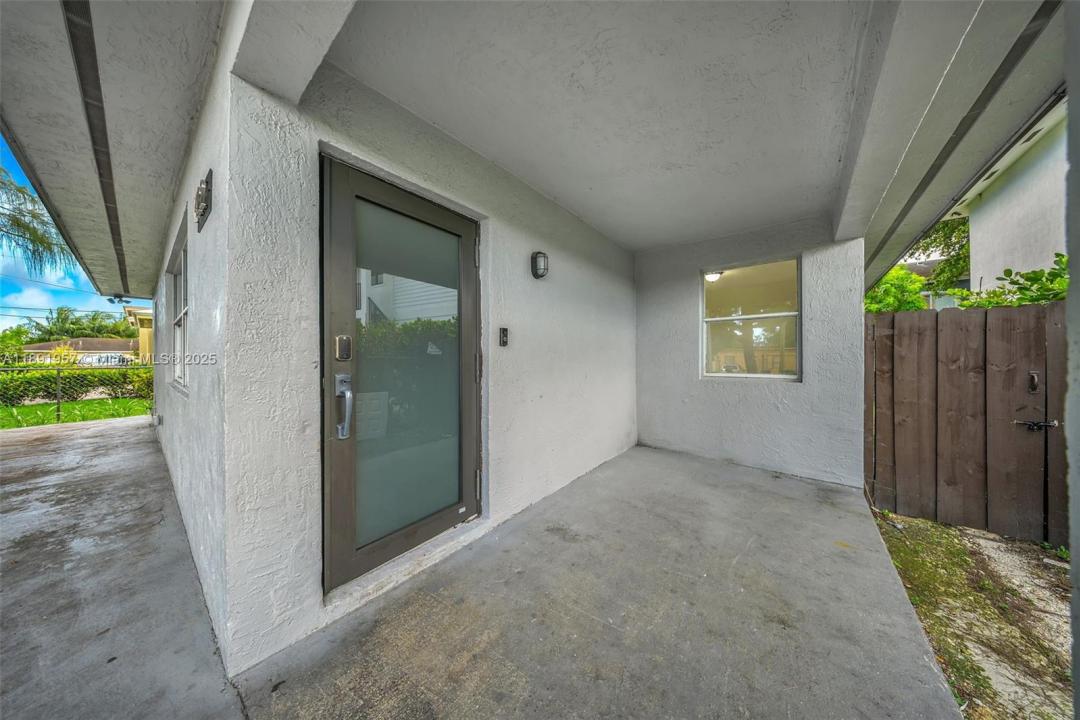 1422 NW 8th Ave, Florida City, Florida 33034, USA