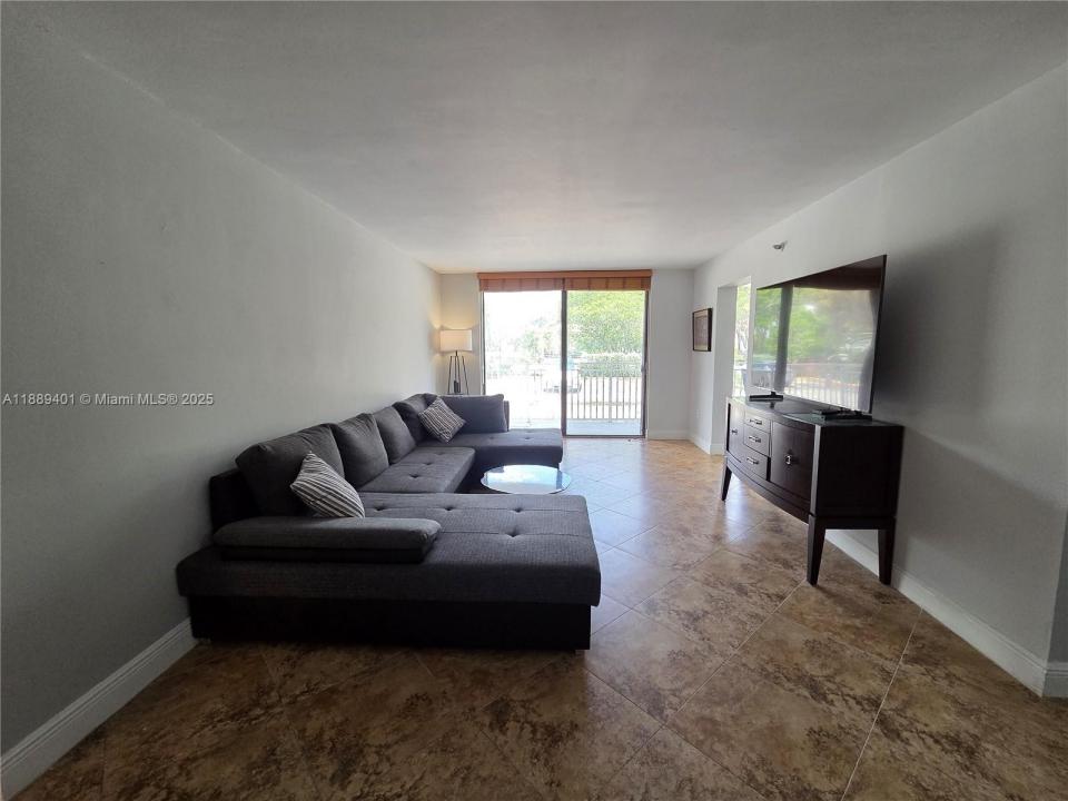 210 174 L18, Sunny Isles Beach, Florida 33160