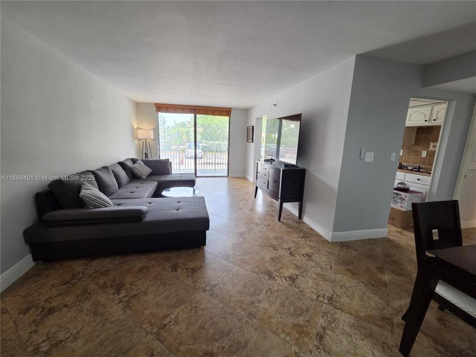 210 174 L18, Sunny Isles Beach, Florida 33160