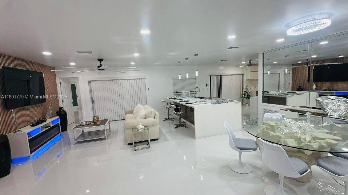 541 SE 17th Ave 541, Deerfield Beach, Floryda 33441, USA