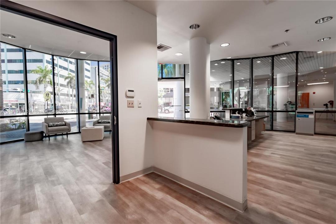 410 W 41st St 103, Miami Beach, Florida 33140