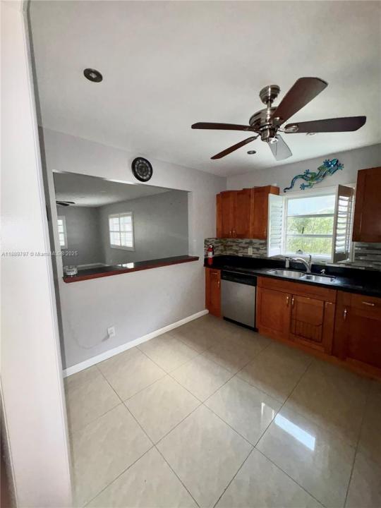 5140 SW 40th Ave 5C, Dania Beach, 佛羅里達州 33314, 美國