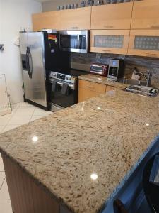 330 SE 2nd St 503E, Hallandale Beach, Florida 33009, USA