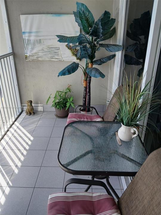330 SE 2nd St 503E, Hallandale Beach, فلوريدا 33009, الولايات المتحدة