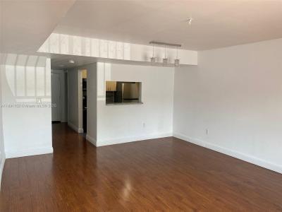 250 NW 107th Ave 222, Miami, Florida 33172, USA