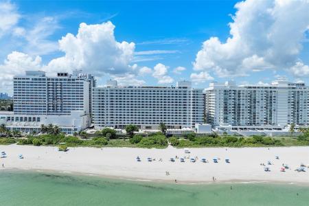 5555 Collins Ave 10P, Miami Beach, Florida 33140, USA