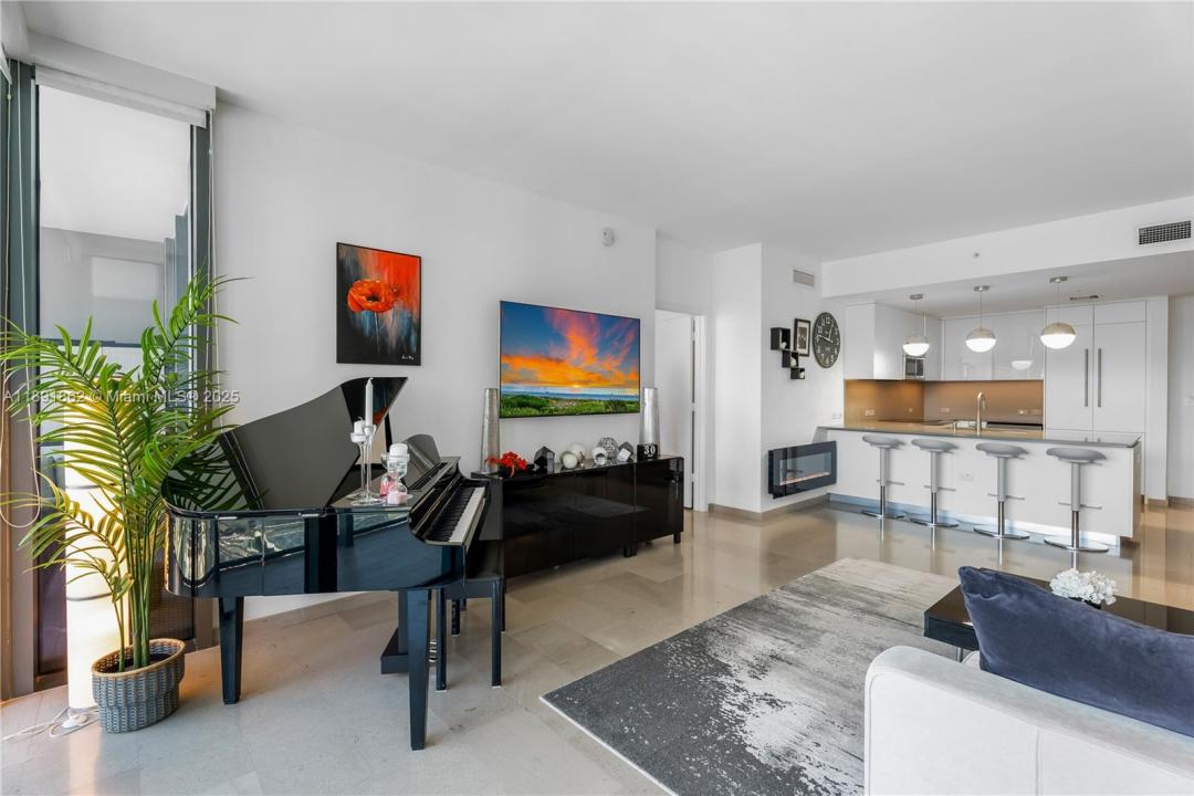 68 SE 6th St 1704, Miami, Флорида 33131, Соединенные Штаты