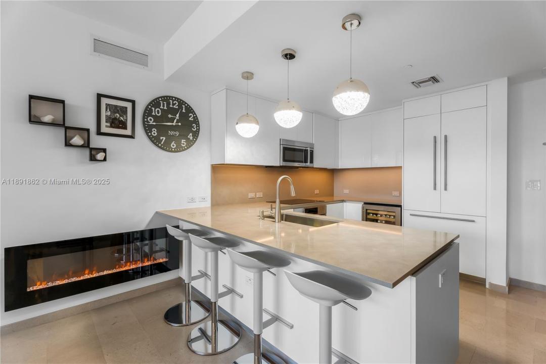 68 SE 6th St 1704, Miami, Флорида 33131, Соединенные Штаты