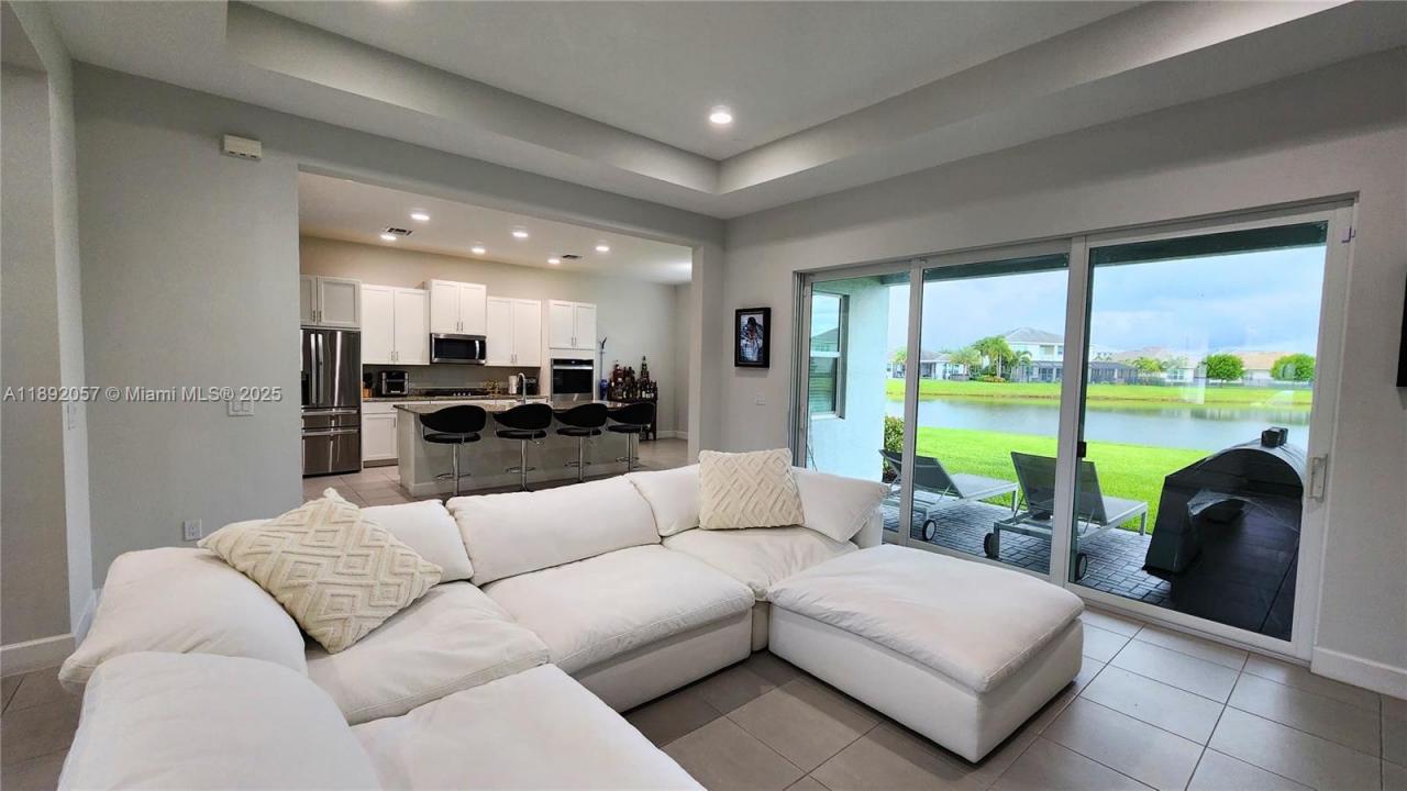 4625 Citrus Blossom Ct, Westlake, Florida 33470