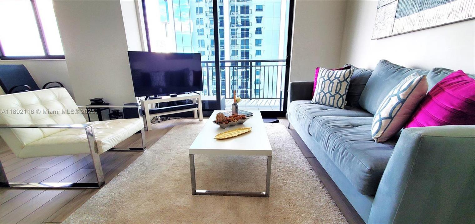 999 SW 1st Ave 2115, Miami, Florida 33130