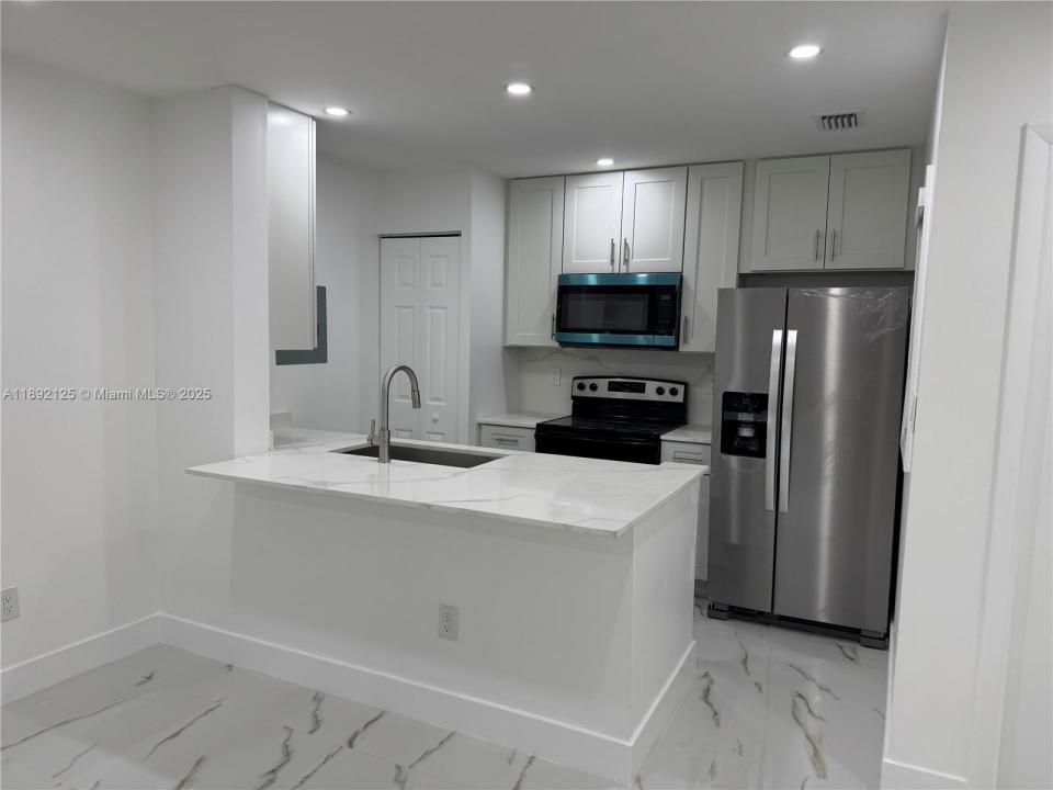 9726 Hammocks Blvd 203-26, Miami, Florida 33196