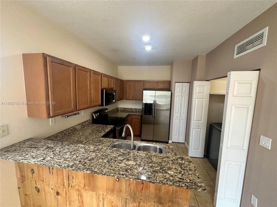 10800 NW 88th Ter 218, Doral, Флорида 33178, Соединенные Штаты