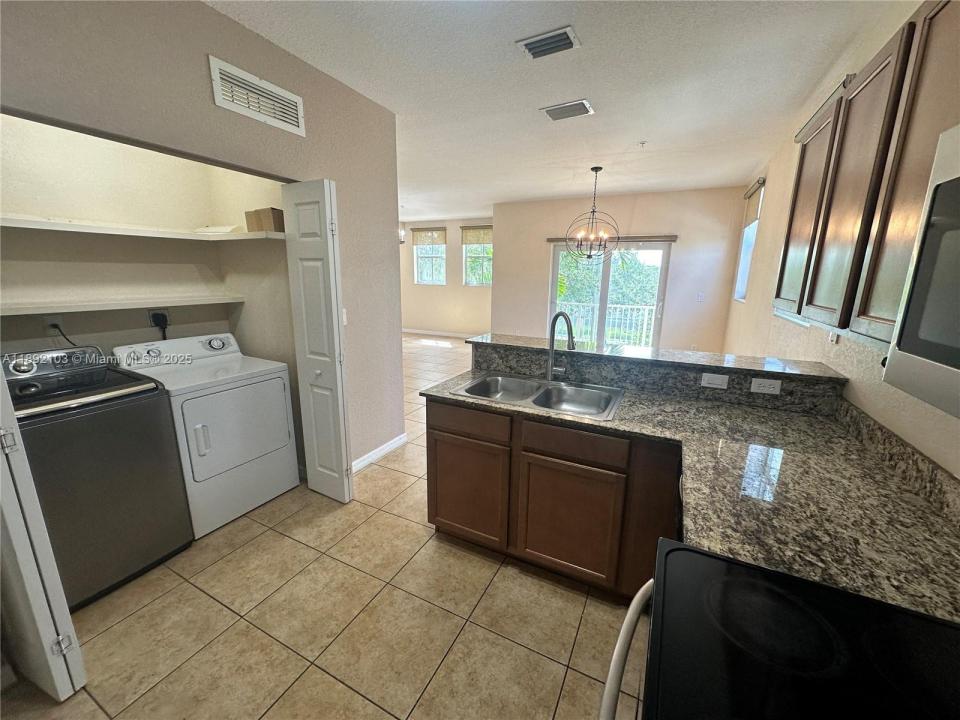 10800 NW 88th Ter 218, Doral, Флорида 33178, Соединенные Штаты