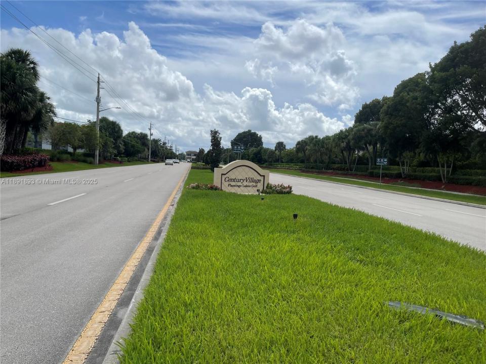 800 SW 142nd Ave 104N, Pembroke Pines, Floride 33027, États-Unis