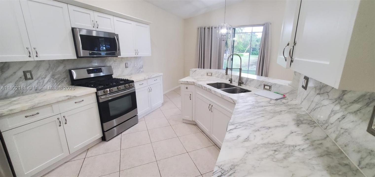 6644 SW 194th Ave 6644, Pembroke Pines, Florida 33332, Amerika Birleşik Devletleri