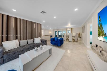 2115 NE 54th Ct, Fort Lauderdale, Florida 33308, USA