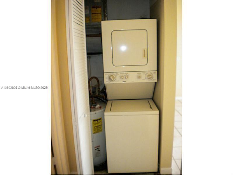 1731 NW 96th Ter 2G, Pembroke Pines, Florida 33024, USA