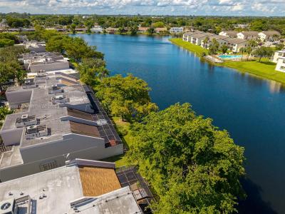 11225 NW 16th Ct, Pembroke Pines, Florida 33026, USA