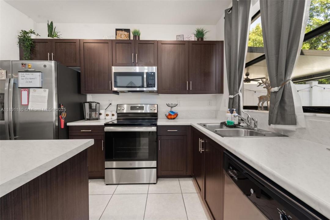 10483 W 32nd Ln 10483, Hialeah, فلوريدا 33018, الولايات المتحدة