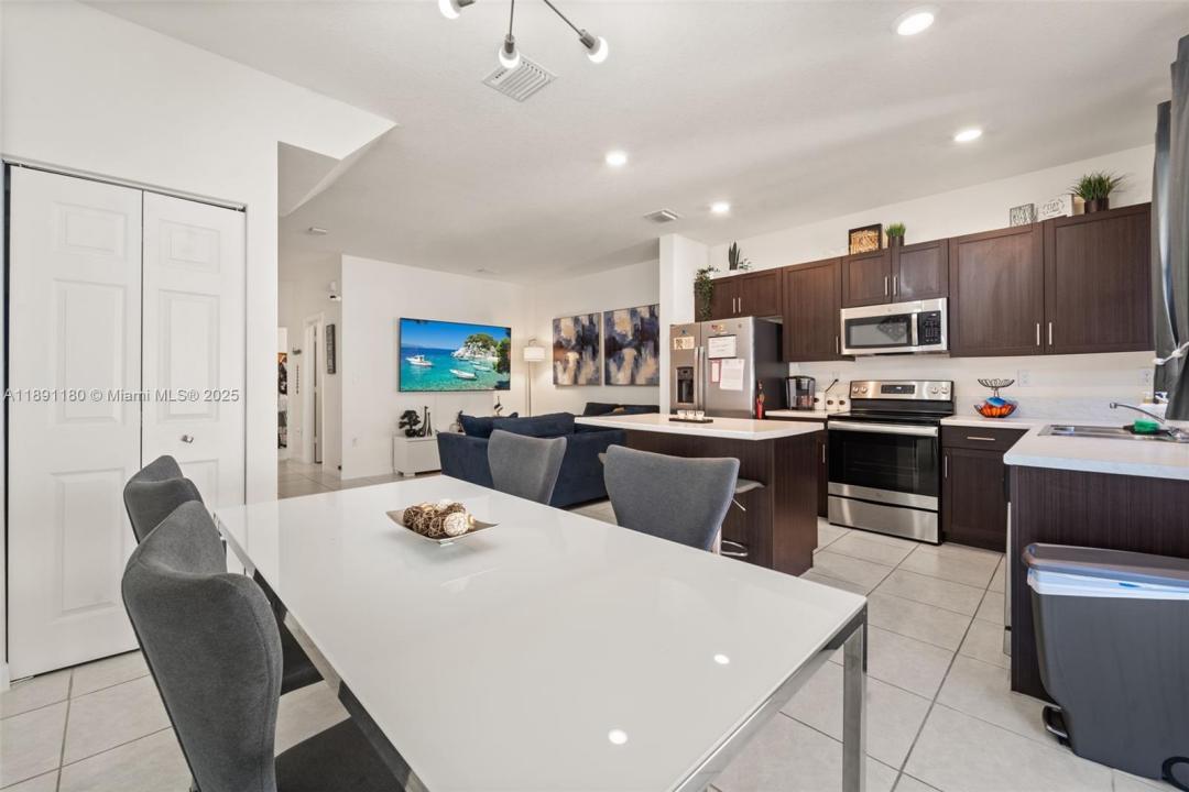 10483 W 32nd Ln 10483, Hialeah, فلوريدا 33018, الولايات المتحدة