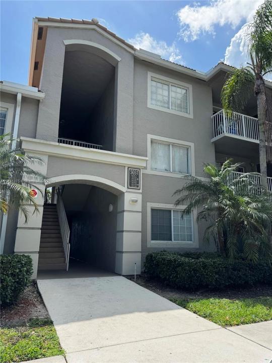 5031 Wiles Rd 202, Coconut Creek, Florida 33073