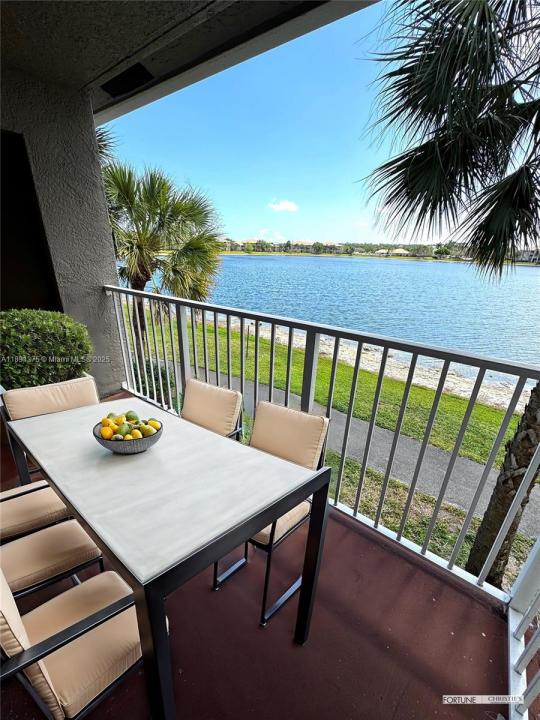 5031 Wiles Rd 202, Coconut Creek, Florida 33073