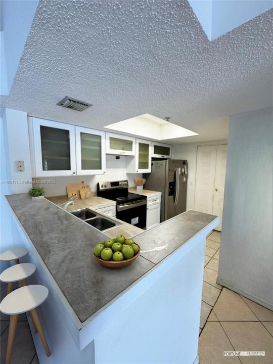 5031 Wiles Rd 202, Coconut Creek, Florida 33073