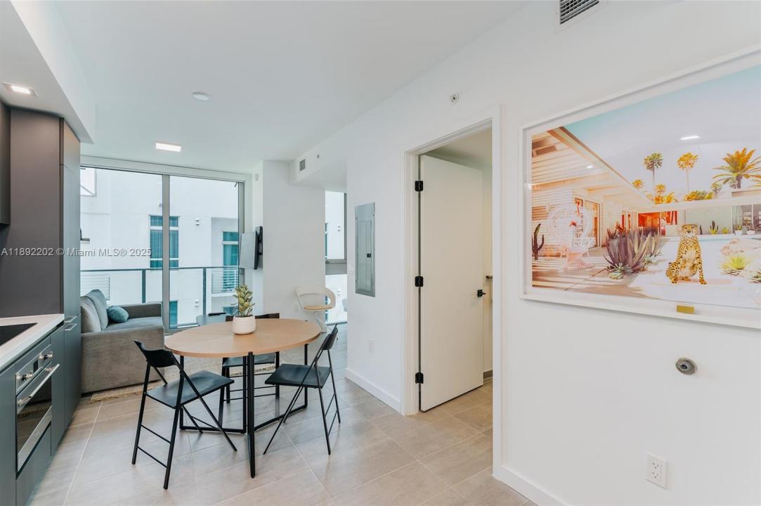 227 NE 2nd St 2508, Miami, Florida 33132, HOA KỲ
