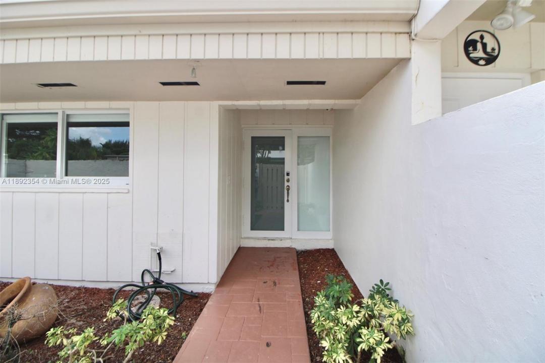 8232 SW 81st Ter 8232, Miami, Флорида 33143, Соединенные Штаты