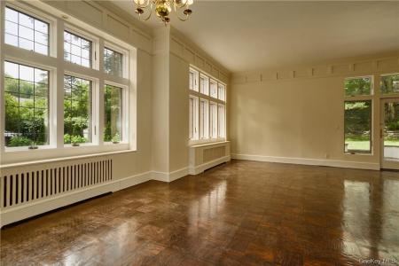8 Old Park Road, Tuxedo, New York 10987