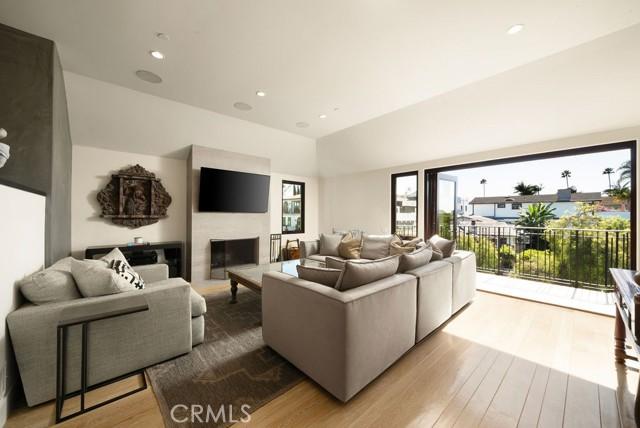 Waterfront Drive, Corona Del Mar, California 92625