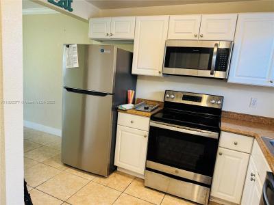 8110 Sunrise Lakes Blvd 109, Sunrise, Florida 33322, USA