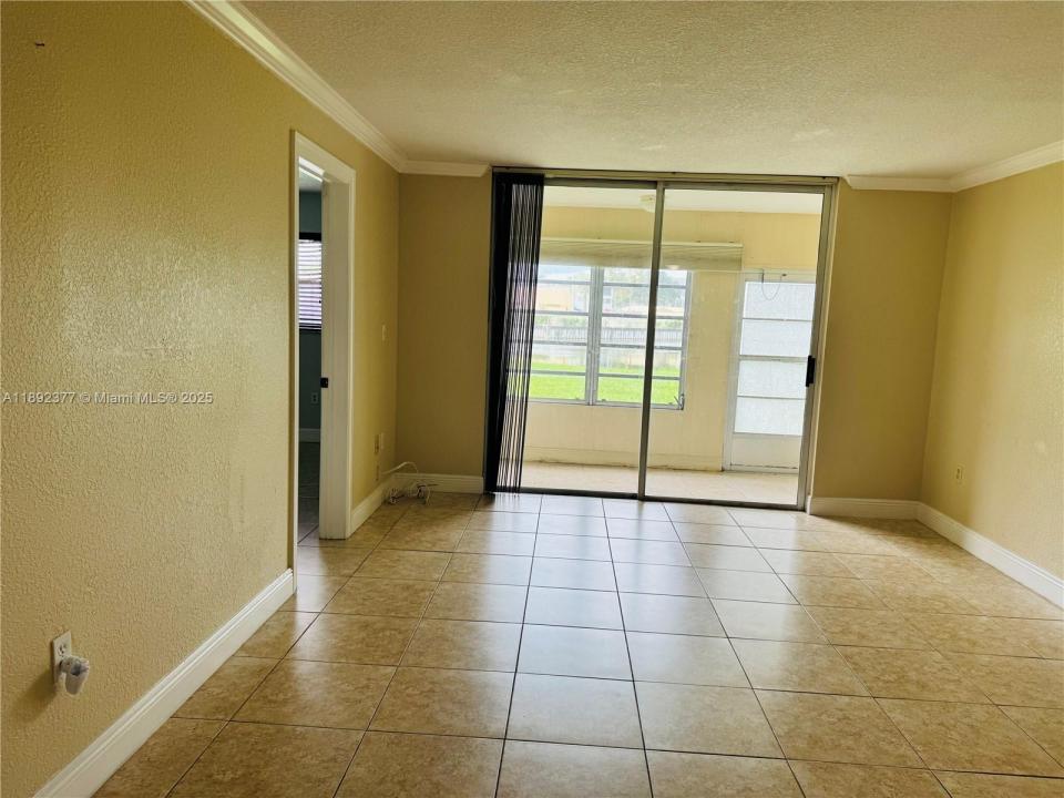 8110 Sunrise Lakes Blvd 109, Sunrise, Flórida 33322, Estados Unidos