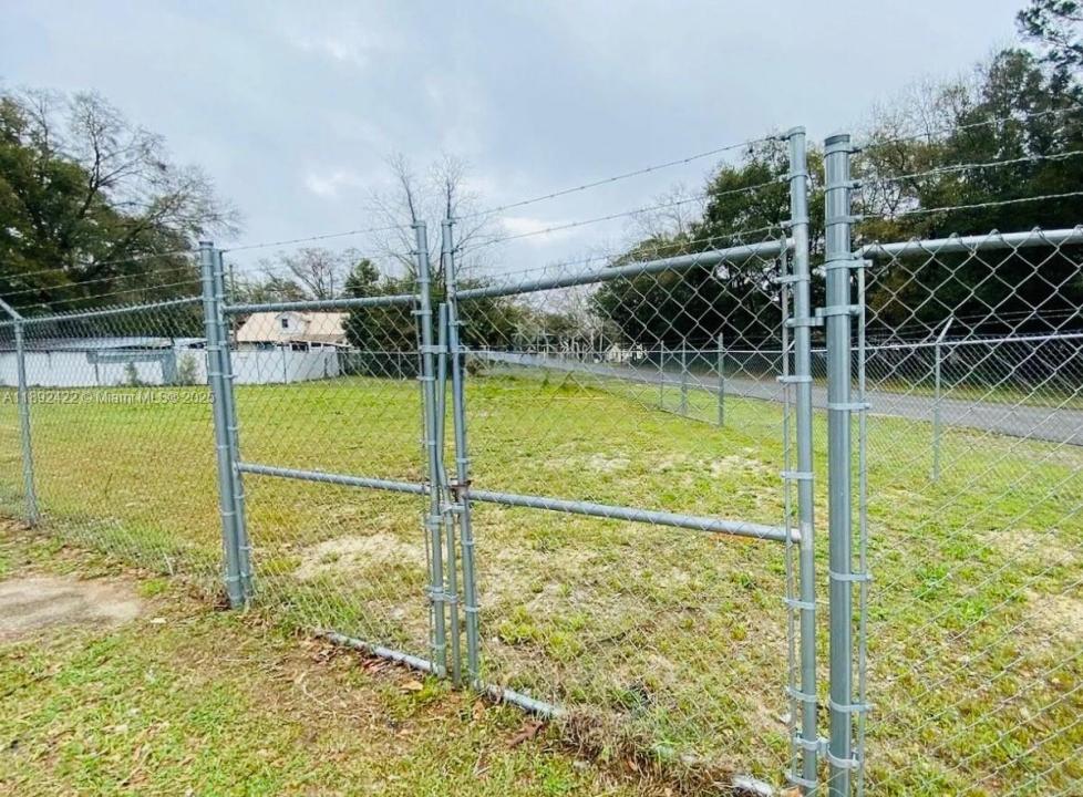 803 N LLOYD ST, Other City - In The State Of Florida, Florida 32536