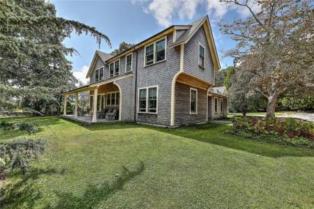 1702 Drift Road, Westport, Massachusetts 02790, USA