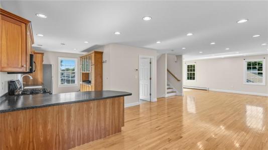 106 Cedar Avenue, Portsmouth, Rhode Island 02871, USA