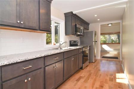 105 SOUTH KILLINGLY Road, Foster, 로드아일랜드 02825, 미국
