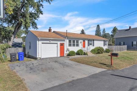 16 Ontario Street, West Warwick, Rhode Island 02893, États-Unis