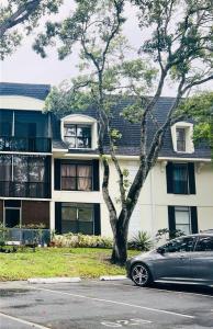 3680 Inverrary Dr 3O, Lauderhill, Florida 33319, USA