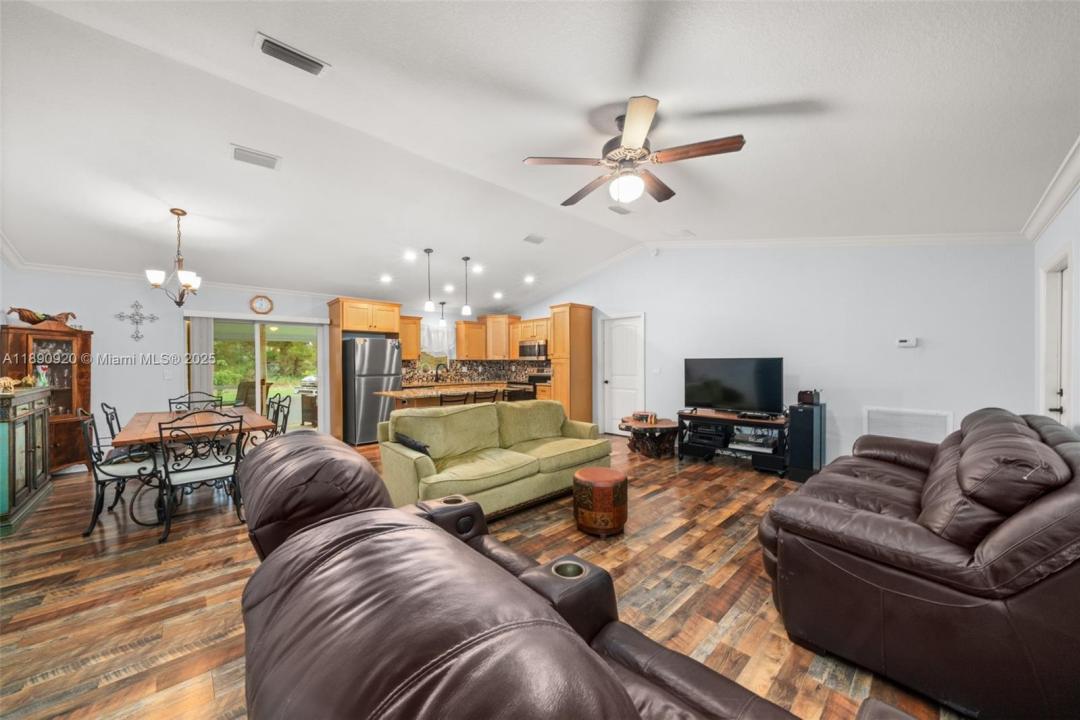 112 Bimini St NE, Lake Placid, Floride 33852, États-Unis