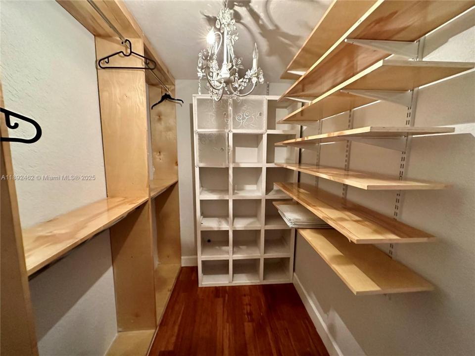 449 Falcon Ave, Miami Springs, Floride 33166, États-Unis