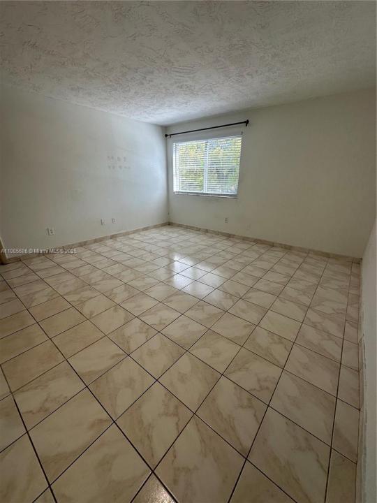 5505 NW 7th St W219, Miami, 佛罗里达州 33126, 美国