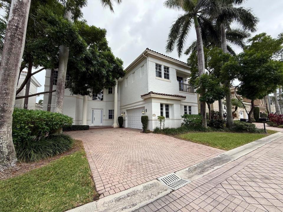 996 Sanibel Dr, Hollywood, Florida 33019