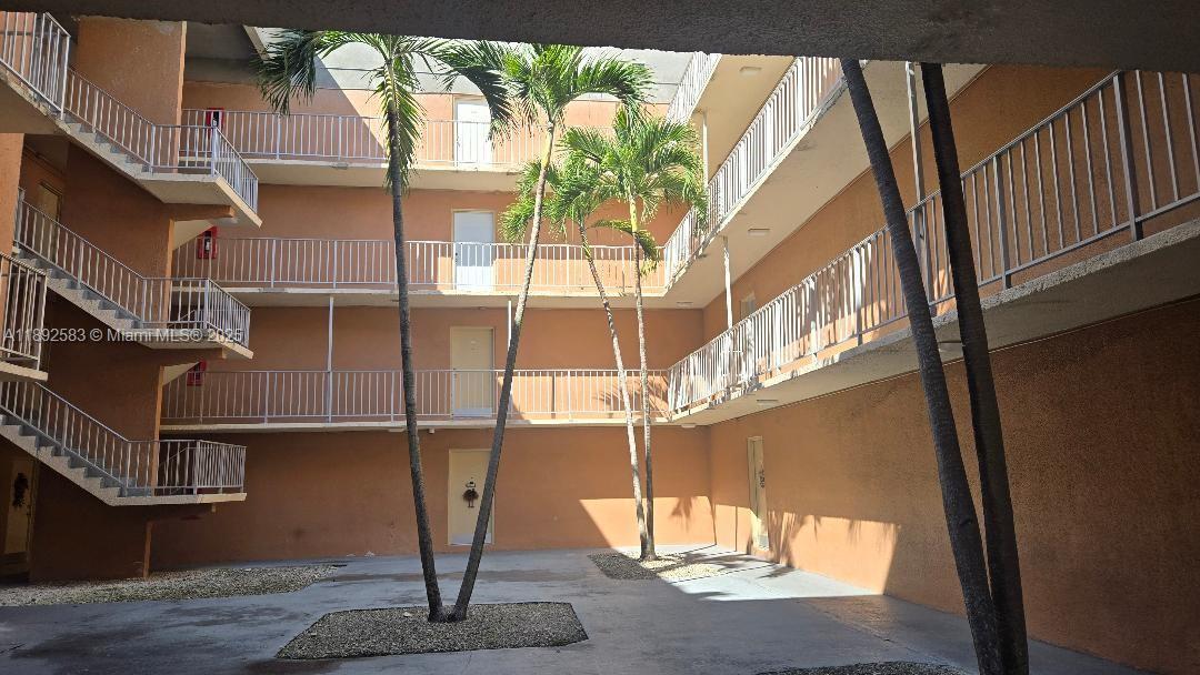 17600 NW 68th Ave B2002, Hialeah, フロリダ 33015, アメリカ合衆国